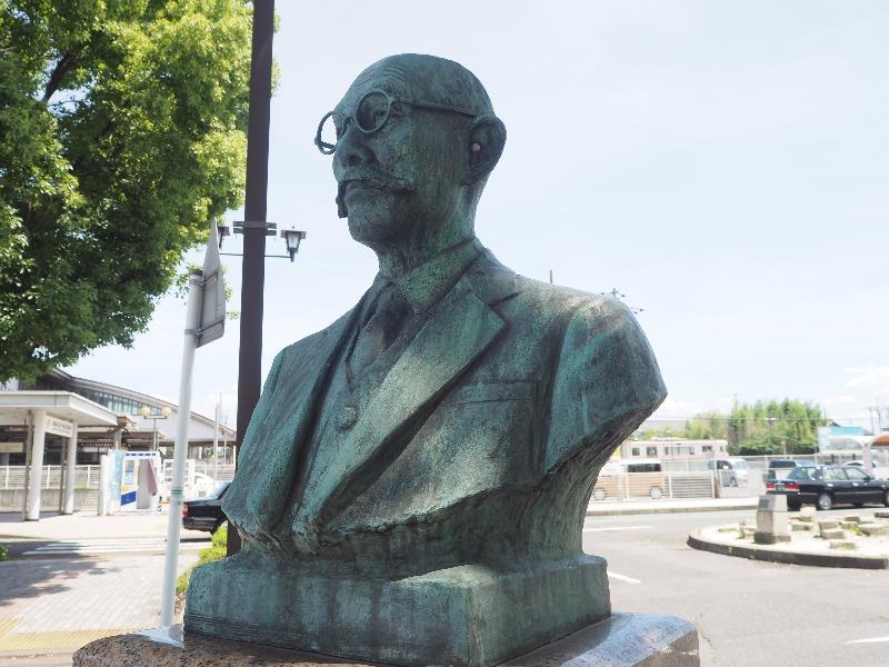 美濃太田駅 坪内逍遥博士之像