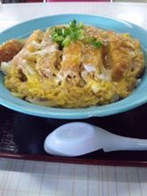 昼食はメガ〇〇丼 昼食はメガ〇〇丼
