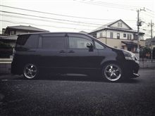 車高はこんな。 車高はこんな。