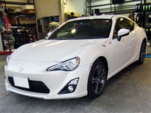 トヨタ 86に柿本マフラー装着! トヨタ 86に柿本マフラー装着!