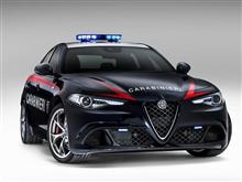 軍警 アルファロメオ・ジュリア・Quadrifoglio パトカー見参! 軍警 アルファロメオ・ジュリア・Quadrifoglio パトカー見参!