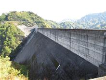 奥只見ダムへ 奥只見ダムへ