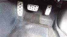 フロアマットの擦り減り方から見る運転の癖 フロアマットの擦り減り方から見る運転の癖