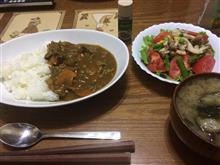 金曜の夜はカレーライスではじまり、土曜の朝はリメークうどん、そして日曜へと続く 金曜の夜はカレーライスではじまり、土曜の朝はリメークうどん、そして日曜へと続く