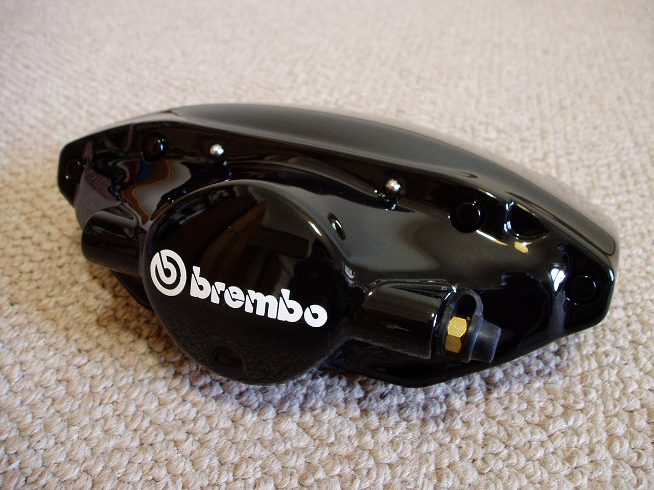ワンオフ Brembo キャリパーカバー (Rr) ワンオフ Brembo キャリパーカバー (Rr)