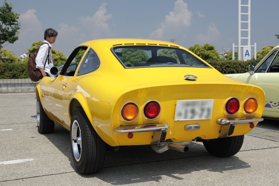 「OPEL 1900GT」は主な輸出先である 米国を中心に人気を博しましたが、 厳格化された安全基準変更とブリッソノー・エ・ロッツがルノー社の傘下に入っ