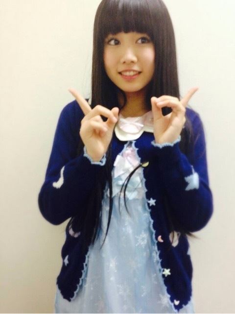 候補としてはこのポーズかえびぞりでぁぃぁぃがダイヤモンドというとこのポーズ(^,^)/セリフをアドリブで言ってもらう!、売れエモのにゃいにゃい!、