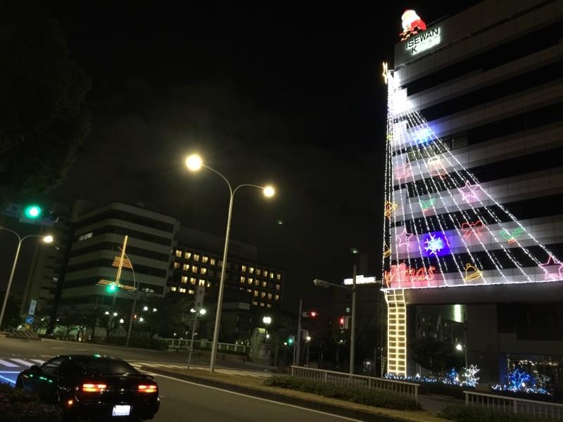 去年は周りもイルミネーションすごかったのになぁ 去年は周りもイルミネーションすごかったのになぁ