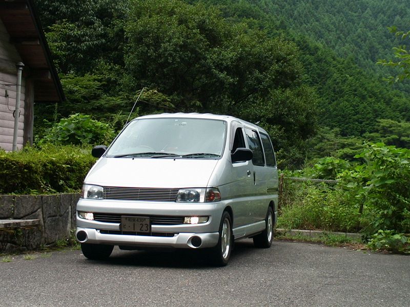 カ ッ チ ンさんのレジアスバン