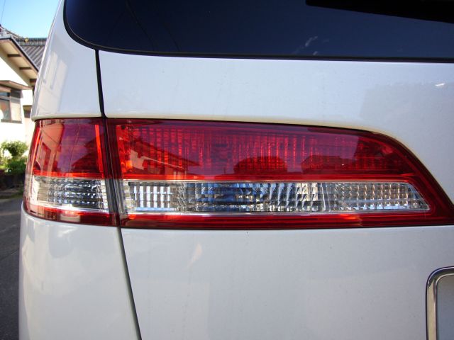 エリシオン用LEDテールランプになります。