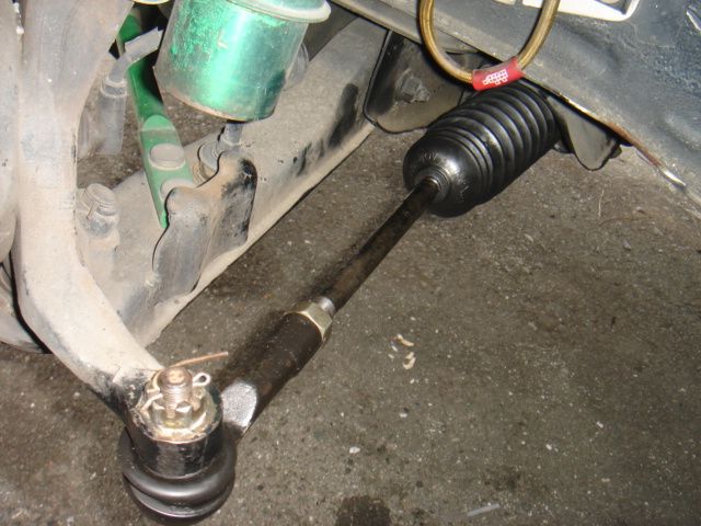 トラクションロッド交換（日産 スカイラインクーペ・R32）by