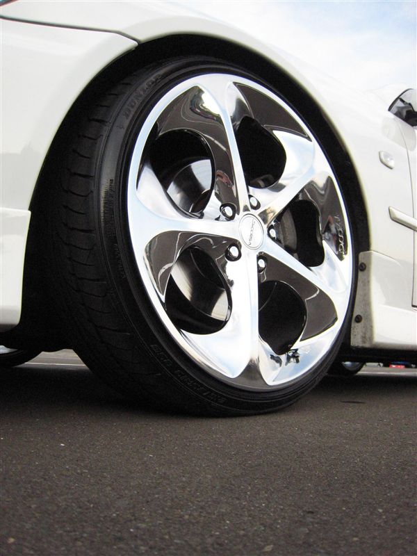 DeCORSA PHANTOM 8.5J ＋38 19inch のパーツレビュー