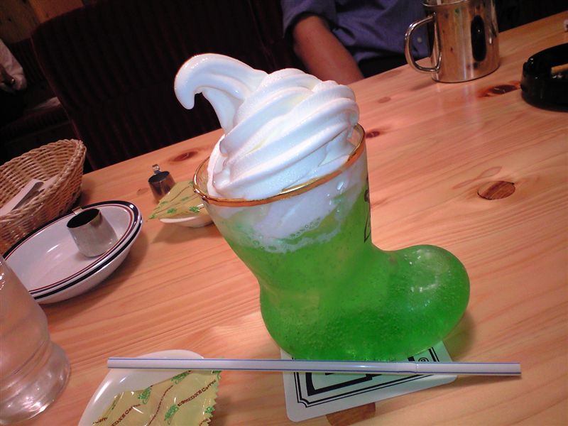 クリームソーダ（とチリドッグ）