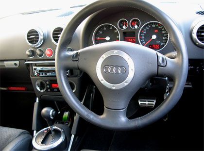 Audi TT Coupe S-line Limited (GH-8NBVR)インパネまわり