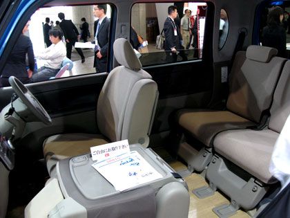ダイハツ タント(L375S、L385S)内装