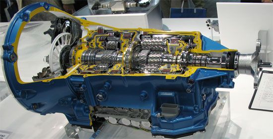 アイシンAW 高容量FR8速オートマチックトランスミッション