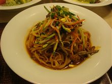 牛肉とキムチのビビン麺