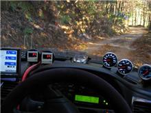 運転手のクセを見抜く新技術＞ペダルの踏み方で