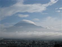 富士山と傘雲(ｏ・ω・ｏ)?ホエ?