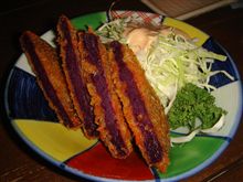  行きつけの店の料理紹介：紅芋コロッケ