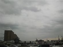 今朝は曇り