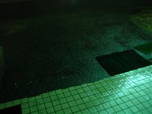 冷たい雨…