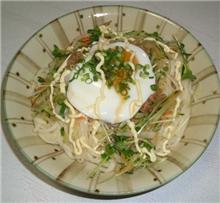 うどんその30　そぼろサラダうどん