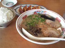 遅い昼飯は…