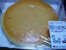 「晩ごはんはチーズケーキ丼とチーズケーキ味噌汁」。