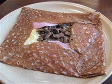 今日のランチは、「BREIZH Cafe CREPERIE」のガレットとクレープ1,680円