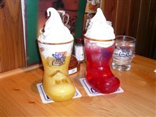 コメダ赤と黄色のコラボ