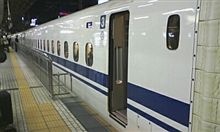 何でか…