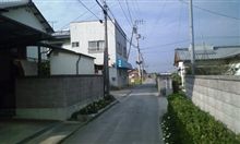 運転が下手な方はなるべく軽四で・・・・・・穴吹製麺所 運転が下手な方はなるべく軽四で・・・・・・穴吹製麺所