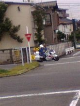 (；&#180;Д｀)ウチの裏は教習所ですが