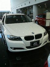 新型BMW320ツーリング