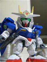 ガンダム００（注：三頭身）やっと組上げ