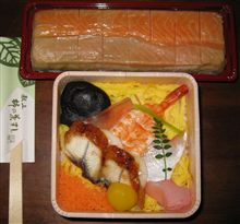 食べてませんよ♪(*^^)v　ちらしずし＆べにとろ（?!）