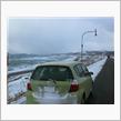 車が揺れてます…。