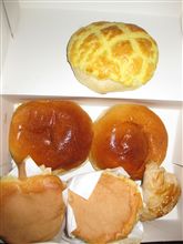 怪しいけど美味しい菓子パン♪