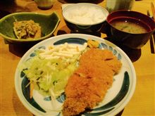 本日はトンカツ定食！