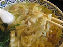 今日のランチは、「揚州商人」ワンタン麺のランチセット1,070円
