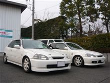 前期・後期で並んでみました　at　百式自動車