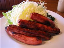 食べてませんよ♪(*^^)v　炭焼きソーセージなんて