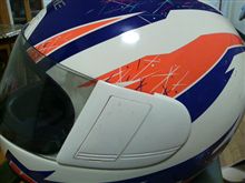 ヘルメットと修理剤