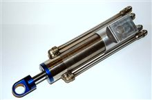 車の振動を電力に変えるショックアブソーバー、MIT学生チームが開発