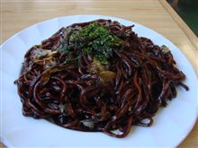 真っ黒な焼きそば　２