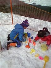 雪遊び