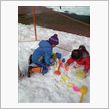 雪遊び