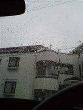 週明けの雨は憂鬱(-_-;)…