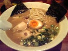 22時まで残業した後の豚骨ラーメン 22時まで残業した後の豚骨ラーメン